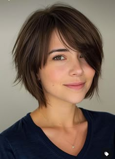 Mom Haircuts Short, Short French Bob With Bangs Fine Hair, Short Hair For Plus Size, Short Layered Bobs, Best Haircuts, Short Wavy Hair, Short Hair Haircuts, Short Bob Hairstyles