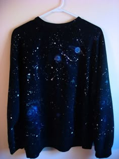 Galaxy sweater Galaxy Shirt, Cooler Look, Kawaii Clothes, Outfit Casual, Teen Fashion, Hijab Fashion, Lany, Aesthetic Clothes, Shirt Design