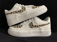 Custom hand-painted cheetah print Air Force 1 You may chose if you want cheetah design #1 (beige/tan) or cheetah design #2 (grey/black) Painted with Angelus Leather Paint and sealed with Angelus Leather Sealer Hand Painted White Nike Custom Sneakers, Cheetah Print Air Force 1, Cheetah Custom, Nike Cheetah Shoes, Nike Shoes Cheetah Print, Cheetah Nikes, Leopard Nikes, Black Air Force 1, Cheetah Design