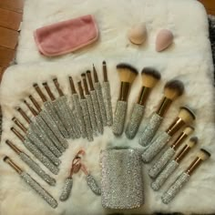 N E W - Tiktok Viral Glitz And Glam 28 Piece Makeup Brush Set. Beautiful Makeup Brush Set I Have A Set And Looks So Nice On My Dresser, You Will Love How Soft The Makeup Brushes Are!! Also Includes New In Box Matching Glitz And Glam Mirror Please Ask Questions I Will Be Happy To Answer Your Questions.. Who Wants To Purchase And Take Home?? Reasonable Offers Accepted!! Brushes Set New Without Box / Matching Mirror New In Box Cute Makeup Brushes Set, Rhinestone Makeup Brushes, Bling Makeup Brushes, Bling Makeup, Glam Mirror, Rhinestone Makeup, Makeup Brush Organization, Tiktok Viral, Make Up Brushes