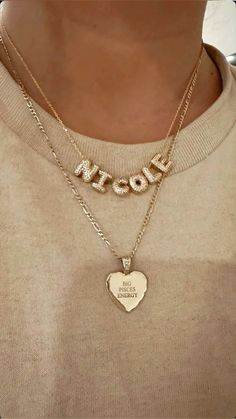 Name Necklace Stack, Summer Necklace Stack, Stacked Jewelry Silver, Stacked Jewelry Necklaces, Necklace Stacking Gold, Jewelry Aesthetic Necklaces, Gold Jewelry Stack, Gold Stacked Necklaces, It Girl Jewelry