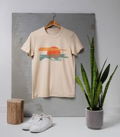 T-shirt design ideas for men T Shirt Flatlay Photography, Product Photoshoot Clothing, The Idea Of ​​clothing Photography, Photoshoot Tshirt Ideas, Shirts Photography Ideas, Shirt Picture Ideas, T Shirt Shoot Ideas, Photoshoot Ideas For Clothing Brand