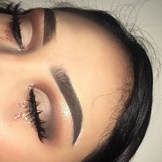 ριntєrєѕt: @αlrєadуtαkєnxσ♡ Kiss Makeup, Brow Makeup, I Love Makeup, Makeup Goals, Flawless Makeup, Love Makeup, Eyeshadow Looks, Pretty Makeup, Beautiful Makeup