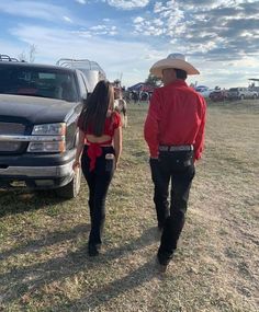 Baile Outfits Jaripeo Couples, Couple Outfits Matching Mexican, Nortenas Couples, Matching Couple Outfits Vaquero, Matching Jaripeo Outfits, Matching Baile Outfits Couples, Matching Vaquero Outfits, Takuache Couples Goals, Jaripeo Aesthetic