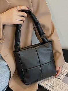 Cheap Minimalist Women's Bucket Bag, Cheap Minimalist Bucket Bag, Affordable Rectangular Minimalist Bucket Bag, Minimalist Black Bucket Bag With Removable Pouch, Minimalist Bucket Shoulder Bag For On-the-go, Puffy Bag, Minimal Bags, Latest Bags, Pretty Bags