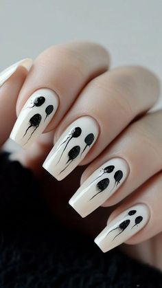 Black And White Halloween Acrylic Nails, Halloween Nails Ideas Simple, Ghost Square Nails, Spooky White Nails, Grey Goth Nails, How To Make A Ghost On Nails, Halloween Nails Short Ghost Face, Nail Designs Halloween Simple, White Nails With Halloween Designs