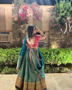 Shirtless Photoshoot Ideas Female, Indian Dress Up, Sisters Photoshoot Poses, Simple Lehenga, Traditional Blouse Designs, Celebrity Casual Outfits, Hiding Face, Bollywood Outfits