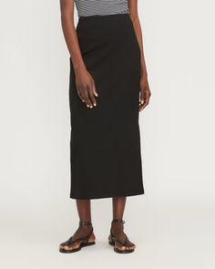 The Dream Maxi Skirt Black – Everlane Minimalist 90s, Red Maxi Skirt, Fall Attire, Mid Skirt, Column Skirt, Skirt And Sneakers, 90s Vibes, Work Skirts, Shorts Skirts