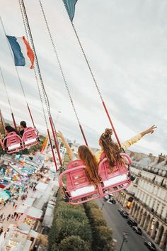 Best Friend Fotos, Paris In The Summer, Bff Pics, Magic Places, Mystical Places, Paris Summer, Shotting Photo, Photography London, Best Friend Photoshoot