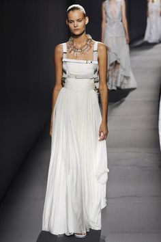 Vionnet womenswear, spring/summer 2015, Paris Fashion Week White Party, White Fashion, Beautiful Gowns, Costume Ideas