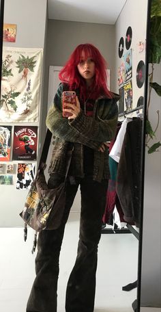 Red Hair Green Outfit, Juno Outfit Aesthetic, Outfits For Red Hair, Red Hair Outfits, Steampunk Skirt, Androgynous Outfits, Goth Hair, Outfits Girl