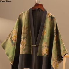 New 2024 Japanese Woman Kimono Cardigan Cosplay Shirt Blouse for Women Vintage Japanese Yukata Yukata Female, Woman Kimono, Japanese Yukata, 65 Kg, Womens Kimono, Blouse For Women, Kimono Cardigan, Short Coat, Women Vintage