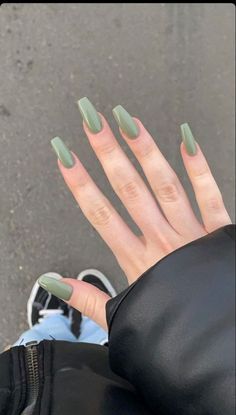 Minimalist Nail, Wow Nails, Classy Acrylic Nails, Green Nail, Soft Nails, Nail Swag, Nature Tattoos, Minimalist Nails