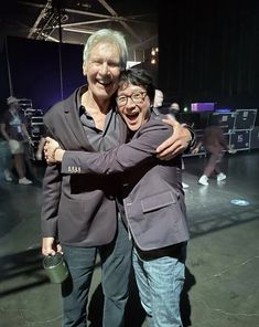 actors harrison ford and ke huy quan hugging, smiling Books Vibe, Temple Of Doom, Indiana Jones Films, Jamie Lee Curtis, Mark Hamill, Hollywood Icons, Jamie Lee, Harrison Ford, Tv Quotes