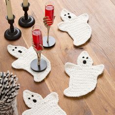 crochet halloween decorations on a wooden table with text overlay that reads, free crochet and knit halloween decor ideas