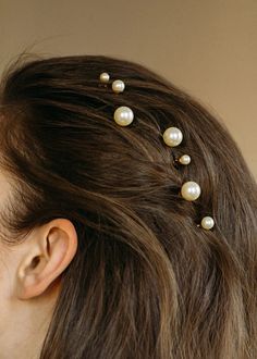 Perla Bobby Pin Set – Jennifer Behr LLC Wedding Short Hair, Luxury Hair Accessories, Hair Accessories Pearl, Jennifer Behr, Pearl Hair Pins, Bobby Pin, Looks Street Style, Luxury Hair, Pearl Hair