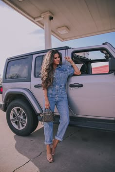 Denim Boiler Suit Outfit, Denim Jumpsuit Street Style, Boiler Suit Outfit, Jean Romper Outfit, Denim Jumper Outfit, Jean Jumpsuit Outfit, Denim Jumpsuit Outfit, All Denim Outfits, Emily Ann Gemma