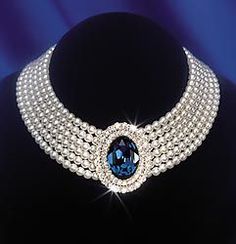 Princess Diana's seven strand pearl choker with a lush sapphire in the center Jewelry Editorial, Tiffany Jewelry, Diana Princess Of Wales, Diana Princess