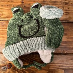 Nwt 12-18 Month Frog Hat & Mittens Combo New With Tags E1-0156 Green Cotton Hat For Winter, Green Cotton Winter Hat, Winter Hats For Playtime, Fun Winter Hats For Playtime, Green Outdoor Hat, Playful Green Winter Hat, Fun Green Hat For Playtime, Casual Green Hats For Playtime, Cute Green Hats For Playtime