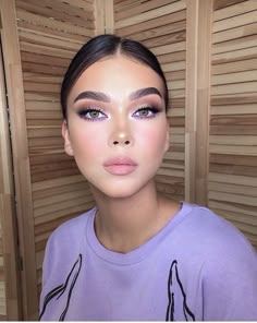 Eggplant Makeup Look, Amethyst Makeup Looks, Lavender Purple Makeup Looks, Makeup For Purple Outfit, Purple Glam Makeup, Purple Makeup, Fancy Makeup