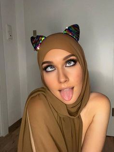 Hot Bodysuits, Cute Asian Fashion, Famous Logos, Salalah, Hottie Women, Hijabi Fashion