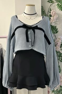 Casual Anime Outfits, Black Skirt Styling, Cute Stage Outfits, Grey Crochet Top, Skirt Styling, Grey Crochet, Stage Outfit, Anime Inspired Outfits, Crochet Set