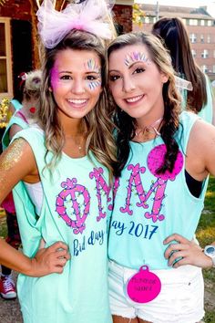 Phi Mu Christmas Bid day 2017 face paint eye makeup toule hair bow Sorority Face Paint, Sorority Embroidery, Spirit Face Paint, Eye Makeup Christmas, Girl Football Player