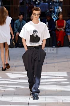 Sacai Menswear Spring Summer 2025 Paris – NOWFASHION Sacai Menswear, 2025 Fashion, Summer 2025, Fashion Show Images, Fashion Week Runway, Fashion Collection, Fashion Show, Fashion Week, Spring Summer