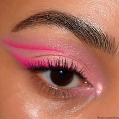 Sweet Tea Super Shock Eyeshadow | ColourPop Makeup Ideas Colourful, Simple Colourful Makeup, Colourful Makeup Ideas, Pink Shadow Makeup, Pink Eye Shadow Looks, Colourful Makeup Looks, Aesthetic Eyeshadow, Makeup Rose, Colourful Makeup