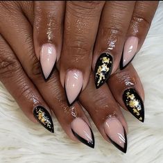 Black And Gold Nails Short, Almond Acrylic Nails Designs, Stiletto Nails Short, Halloween Acrylic Nails, Sassy Nails, Stiletto Nails Designs, Dope Nail Designs, Metallic Nails, Acrylic Nails Coffin Short