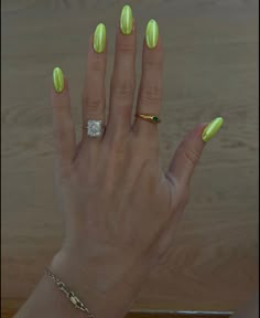 Yellow Green Chrome Nails, Key Lime Green Nails, Neon Nails Chrome, Neon Yellow Chrome Nails, Lime Green Chrome Nails, Lime Nails, Tiffany Nails, Lime Green Nails, Neon Yellow Nails