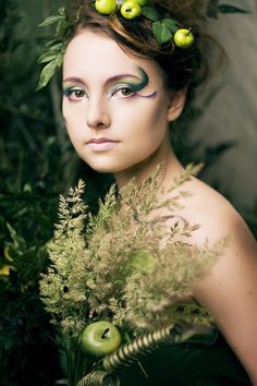 Puck Mother Nature Makeup, Nature Costume, Faerie Costume, Greek Dress, Nature Makeup, Festival Makeup Glitter, Birthday Costume