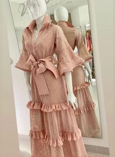 African Inspired Clothing, Lace Dress Styles, Batik Fashion, Classy Dress Outfits, فستان سهرة, Fancy Dress Design, Dress Indian Style, Elegant Dresses For Women, Designer Dresses Indian