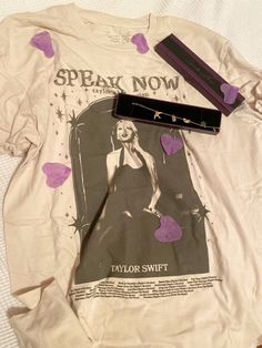 a t - shirt with taylor swift's speak now on it