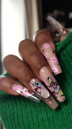 Valentine inspired acrylic nails. Pink, glitter, rhinestone, french, xo and lips design. Acrylic Nails Pink Glitter, Nails Pink Glitter, Acrylic Nails Pink, Lips Design, Valentines Day Nails, Lip Designs, Nails Pink