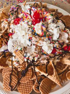 Crumbled up ice cream cones topped with ice cream, whipped cream, sprinkles, and cherries. Ice Cream Nachos Dessert, Nachos Ingredients, Nacho Bar, Food Bars, Buffet Ideas