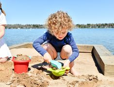 Sunny sand days Shovel Design