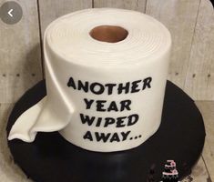 Funny Birthday Cakes For Men, Toilet Paper Cake, Quarantine Party, Cake Paris, Cake Design For Men, Red Birthday Cakes