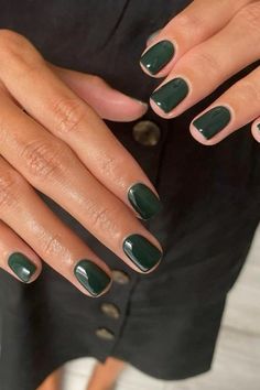 Emerald Green Nails Design, Green Nails Ideas, Emerald Green Nails, Nail Ideas Pink, Winter Nails Christmas, Classic Nail Designs, January Nail Designs