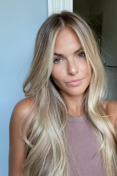 Blonde Hair Inspiration, Blonde Hair Shades, Blonde Hair Looks, Penteado Cabelo Curto, Hair Shades, Long Blonde, Hair Color And Cut