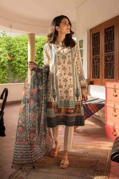 Eid Festive Silk Lawn Suit, Luxury Eid Lawn Suit For Party Wear, Traditional Purple Lawn Suit For Eid, Luxury Semi-formal Lawn Suit For Eid, Sara Clothes, Floor-length Eid Sets With Printed Motifs, Pakistani Clothes, Readymade Saree