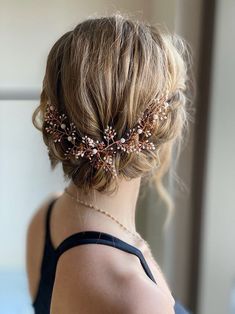 Beautiful warm copper hair vine perfect for an autumnal/fall wedding Hair | Yugala Hair Copper Hair Accessories, Outdoor Wedding Candles, Candle Light Wedding, Floral Hair Vine, Autumn Bridal, Bridesmaid Corsage, Wedding Hairstyles Bridesmaid, Autumn Hair, Wedding Hair Up