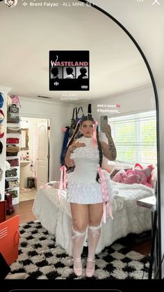 Diy Melanie Martinez, Melanie Martinez Outfit, Demure Outfit, Fancy Clothes, Chubby Fashion, Diy Clothes Design, Quirky Fashion, Concert Fits, Hottest Fashion Trends