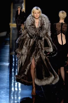 Mode Chanel, Dolce E Gabbana, Fur Fashion, Paul Gaultier, Jean Paul, Coat Fashion, Jean Paul Gaultier, Couture Fashion, Autumn Winter Fashion