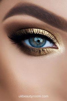 Smokey Eye Makeup Look, Eye Makeup Images, Makeup Looks For Blue Eyes, Wedding Navy, Gold Eye Makeup, Eye Makeup Looks, Beautiful Eye Makeup, Eye Makeup Art