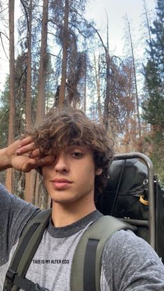 Surfer Hair, Men Haircut Curly Hair, Brown Curly Hair, Wavy Hair Men, Makijaż Smokey Eye, Corte De Cabelo Masculino, Grow Hair Faster, Fluffy Hair, Curly Hair Men