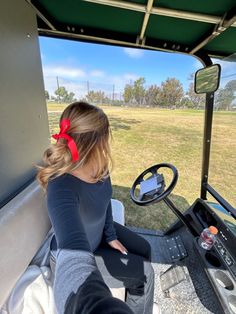 golf Caddy Girls Golf Outfit, Bev Cart Girls Golf, Golf Caddy Outfit, Bev Cart Girls Outfit, Cart Girl Golf, Tubing Outfits, Golf Motivation, Bev Cart, Golf Girl Aesthetic