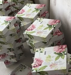 there are many boxes that have flowers on them