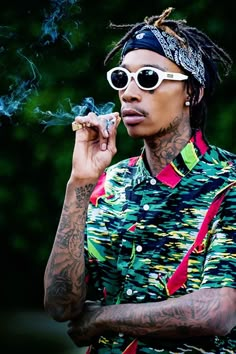 Black Fashion Stars : Wiz Khalifa // http://babesngents.com/ // #babesngents Whiz Khalifa, Taylor Gang, Soft Grunge Hair, Don Corleone, Urban Hip Hop, Hip Tattoo, Hip Hop Culture