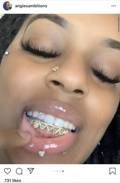 Gold Grill Black Woman, Golds On Women Teeth, Gold Fronts For Women Teeth, Bottom Gold Grill Women, Bottom Grills For Women Silver, Female Bottom Grill, Bottom Teeth Grills Girl, Woman With Grills, Female Grills Teeth Gold